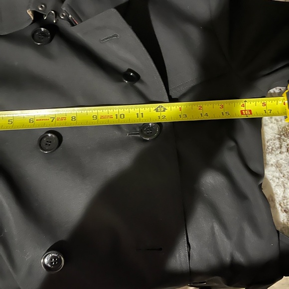 Burberry Elegant Black Trench Coat - Picture 10 of 11